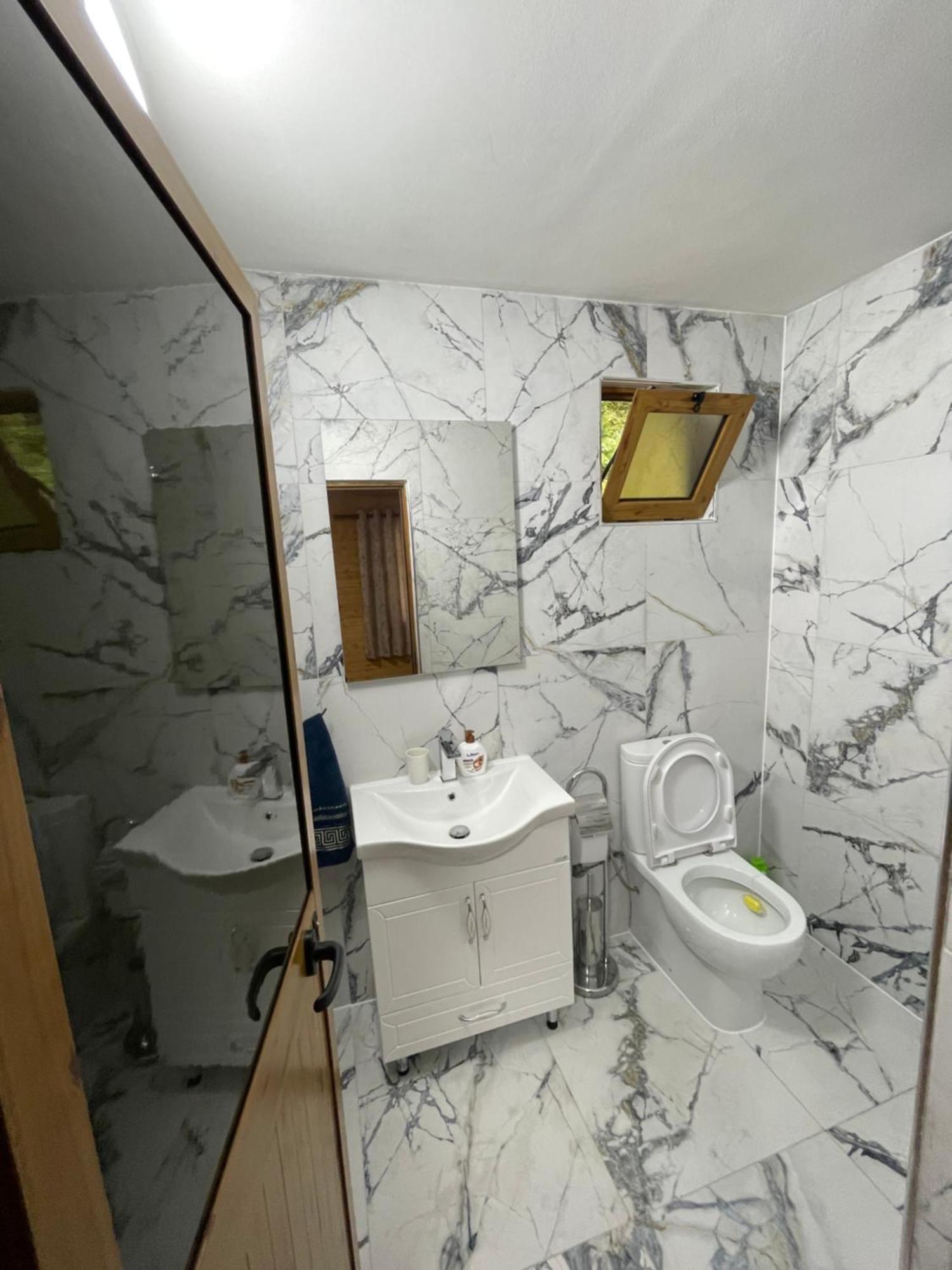 Guri I Lekes Guesthouse Moll' e Shoshit Dış mekan fotoğraf