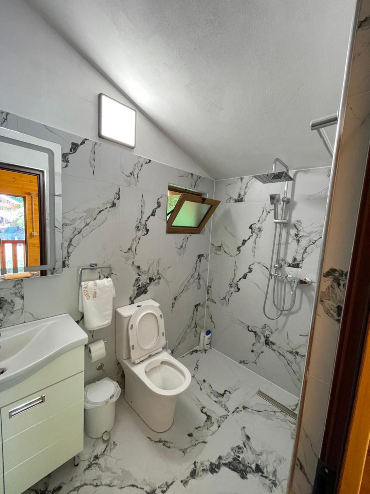Guri I Lekes Guesthouse Moll' e Shoshit Dış mekan fotoğraf